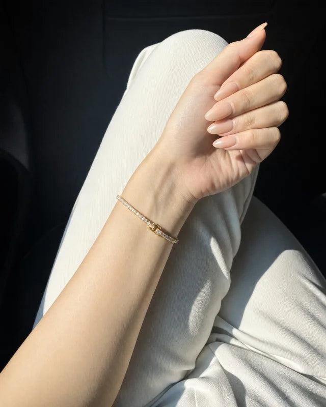 Carolyn Classic Tennis Bracelet in Gold