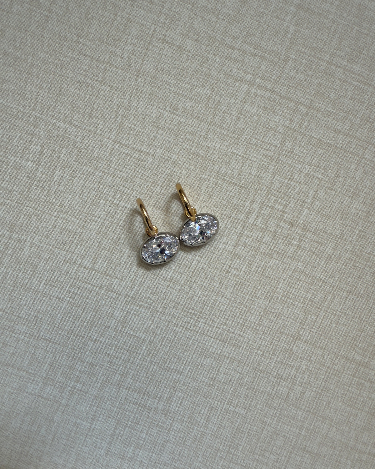 The Hailey Oval Earrings