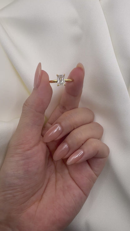 Sally Emerald-cut Baguette Ring