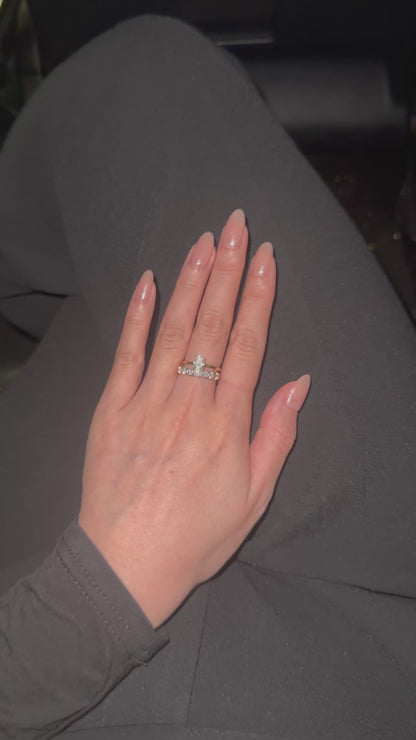 Natalie Oval Ring
