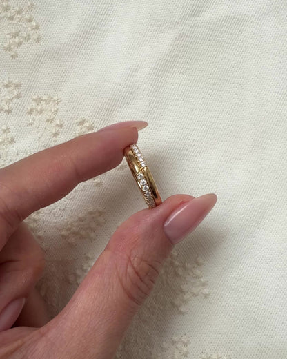 [Pre-order] Sara Pave Ring
